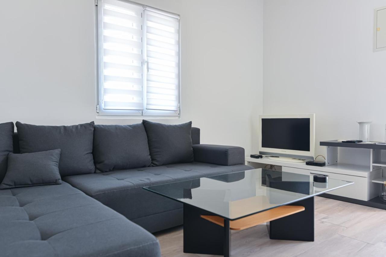 Anda S Apartmanima I Bazenom Apartment Brseč