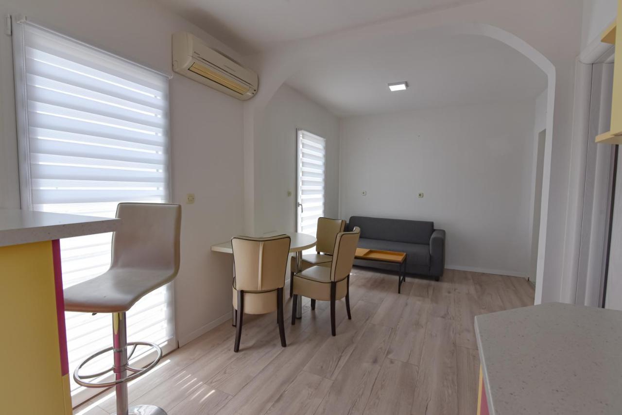 Apartment Anda S Apartmanima I Bazenom Brseč