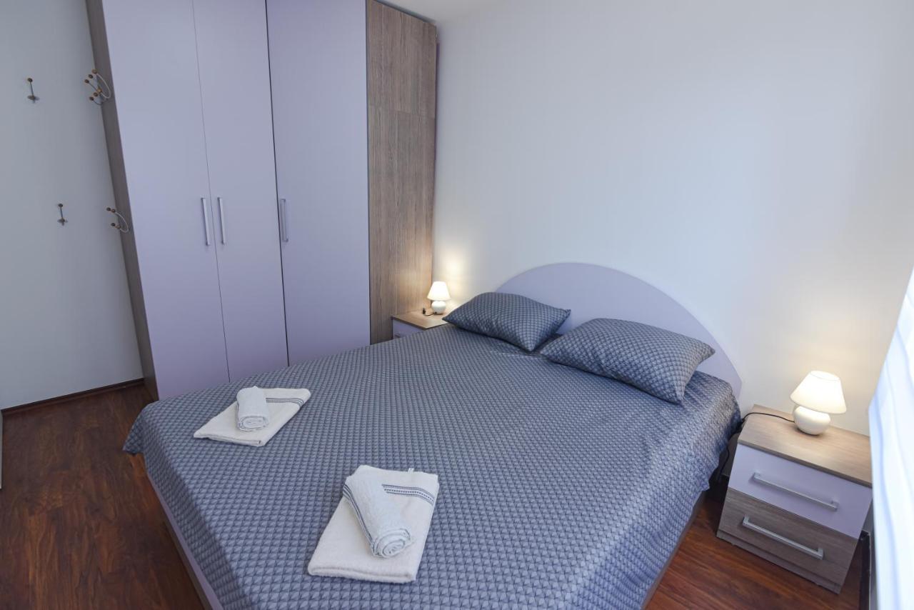 Anda S Apartmanima I Bazenom *